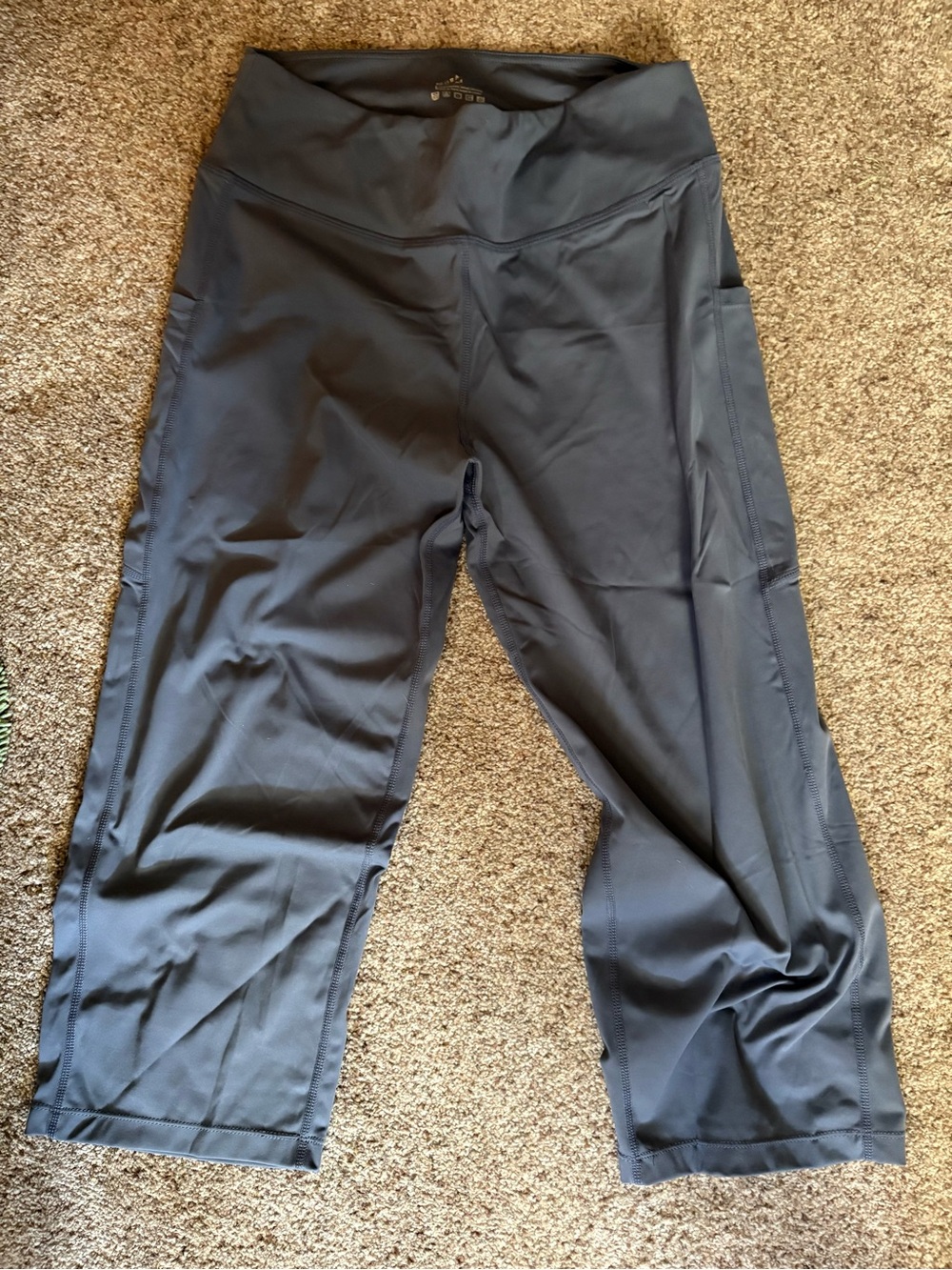 Women's Dark Gray Active Crop Leggings with Side Pockets